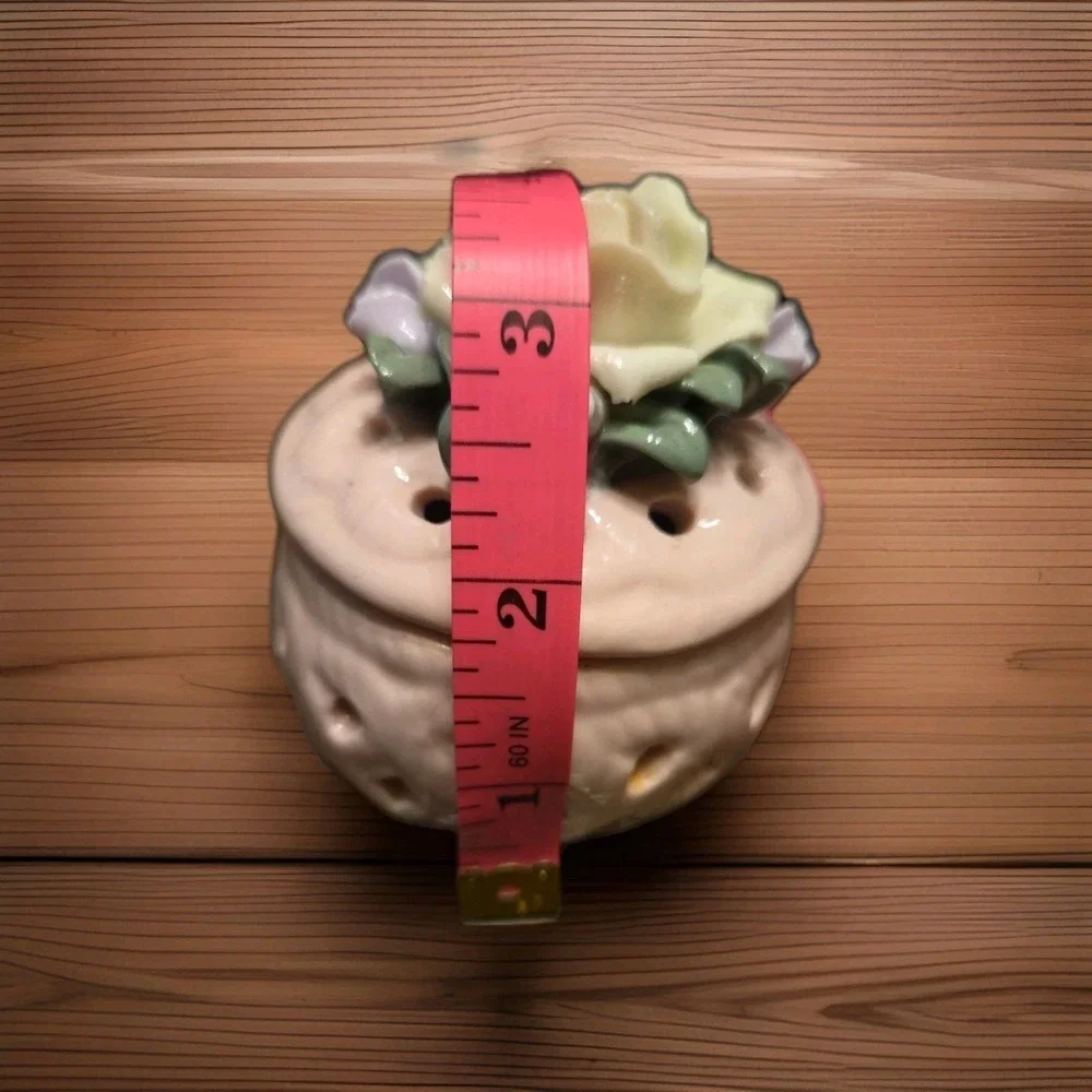 Ceramic Pink Woven Basket‎ Trinket Box with Flowers - Lilac Buds & White Rose